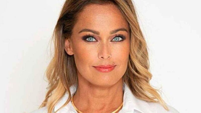 Sonia Bruganelli interviene su una notizia: la replica dell’opinionista (FOTO)