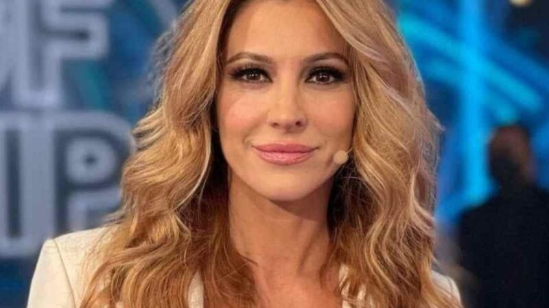 Adriana Volpe annuncia un appuntamento imperdibile in Sicilia: “Venitemi a trovare”