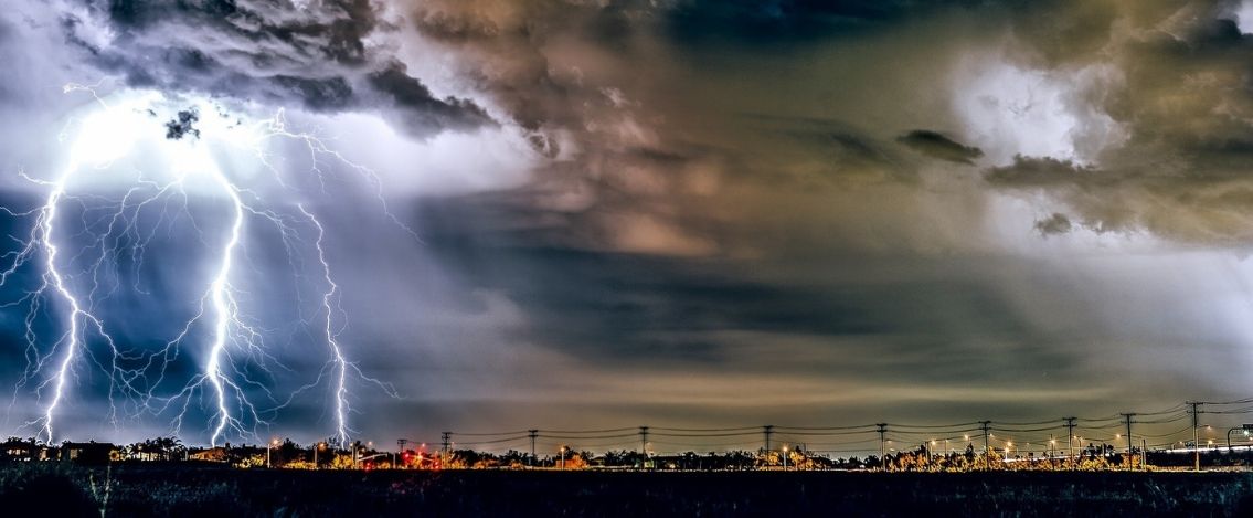 Maltempo, strade allagate e alberi abbattuti nel barese
