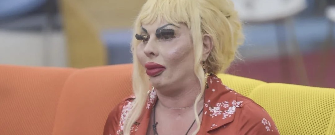 Elenoire Ferruzzi eliminata dal reality: la battuta di Signorini