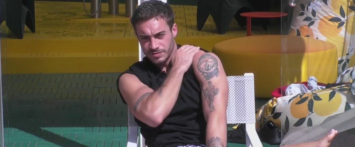 Antonino Spinalbese si espone su Nikita Pelizon: le sue parole