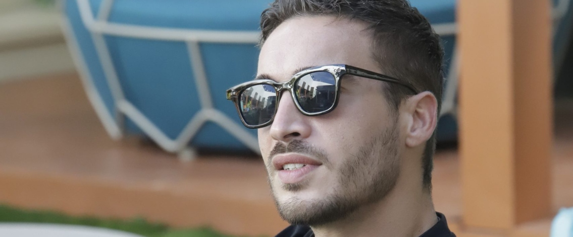 Antonino Spinalbese, urlano fuori la Casa per il VIP: ecco cosa è emerso 