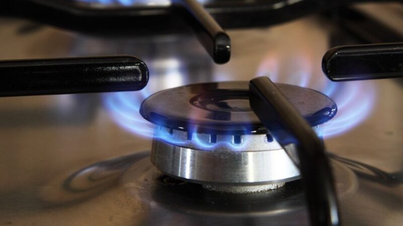 Caro energia, ecco quanto costerà la bolletta nel 2023 per gli italiani