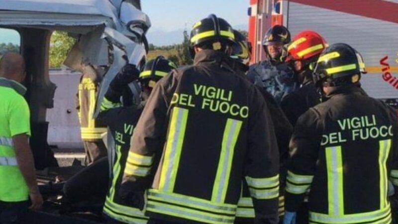 Incidente sull’A4, furgone di disabili tampona un tir. Morti in 6. Le parole di Zaia