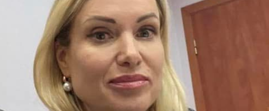 Maria Ovisannikova, la giornalista russa “No war” è in fuga e ricercata