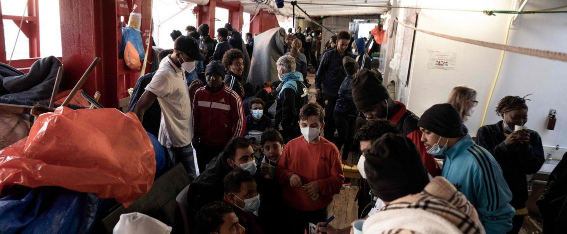 Ocean Viking, la Francia respinge gran parte dei migranti