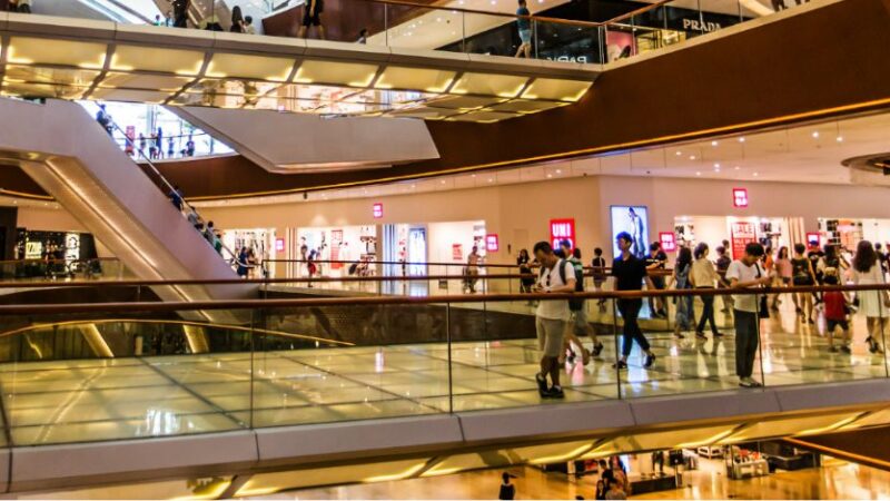 Ponte di Ognissanti, ma non per tutti. Ecco i supermercati e centri commerciali aperti