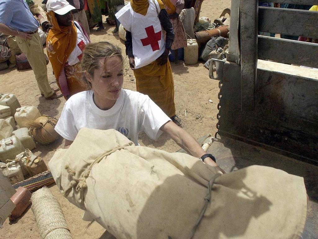 Angelina Jolie lascia il suo impegno con l’UNHCR. Ecco perché