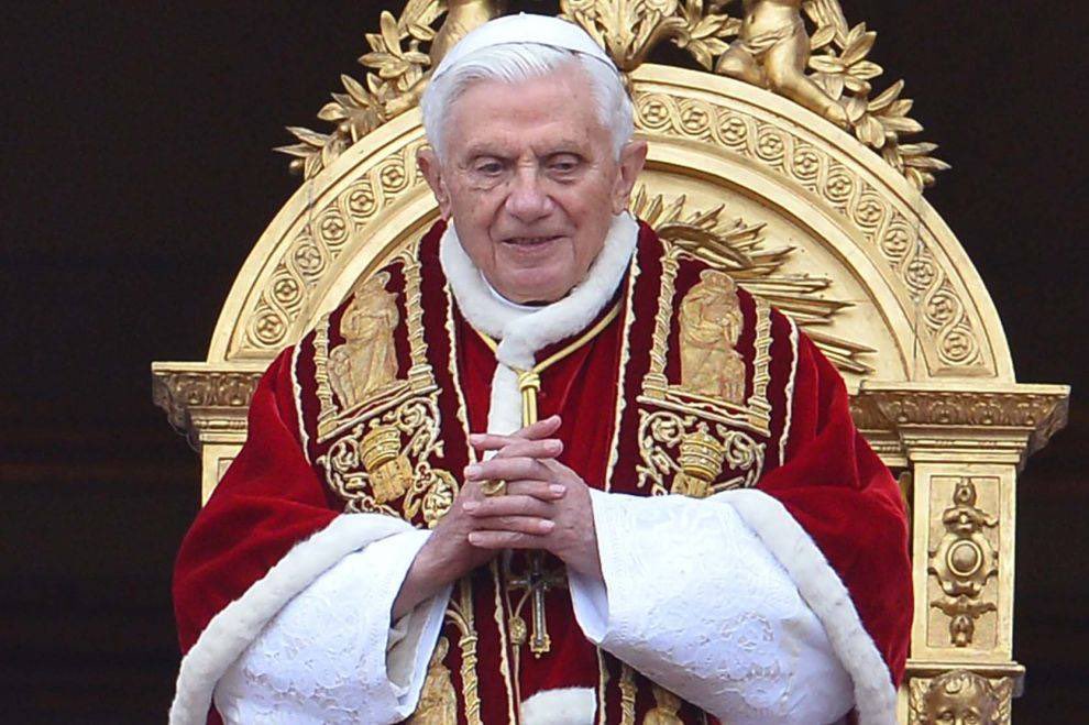 Benedetto XVI, ancora serie ma stabili le sue condizioni di salute