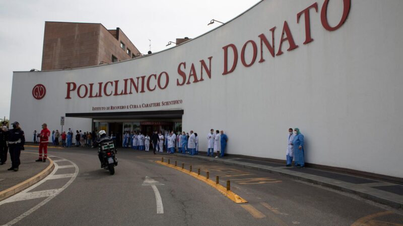 È morto il medico aggredito a Milano. Ecco chi è l’aggressore