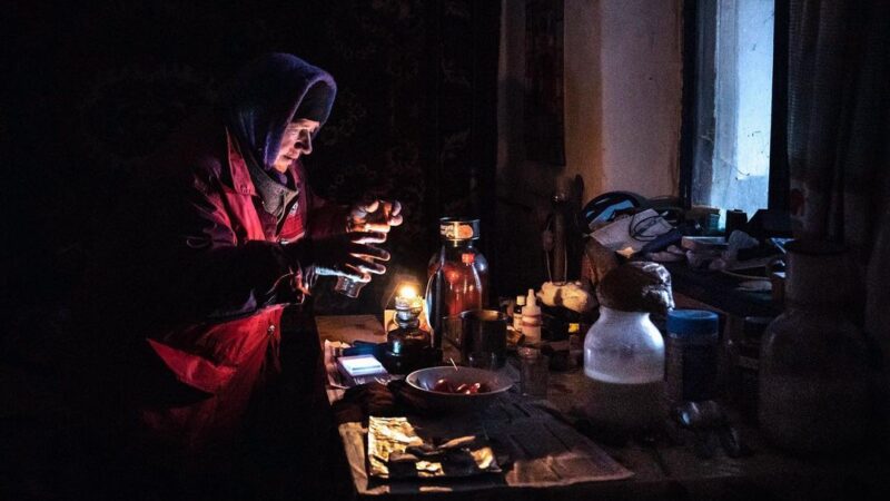 Ucraina, continuano i bombardamenti e la pace si allontana