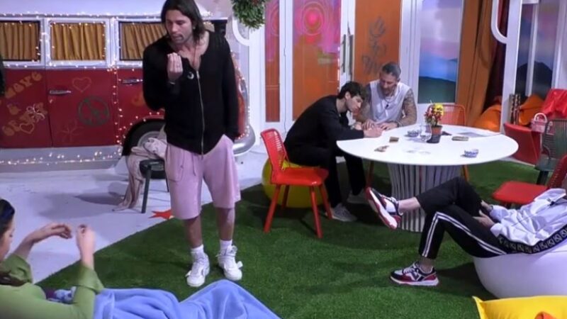 Luca Onestini si difende dalle critiche di Antonella: ecco cosa è emerso