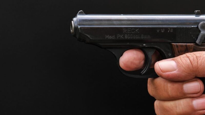 Caserta, poliziotto arrestato per aver sparato ad un giovane che aveva importunato il figlio