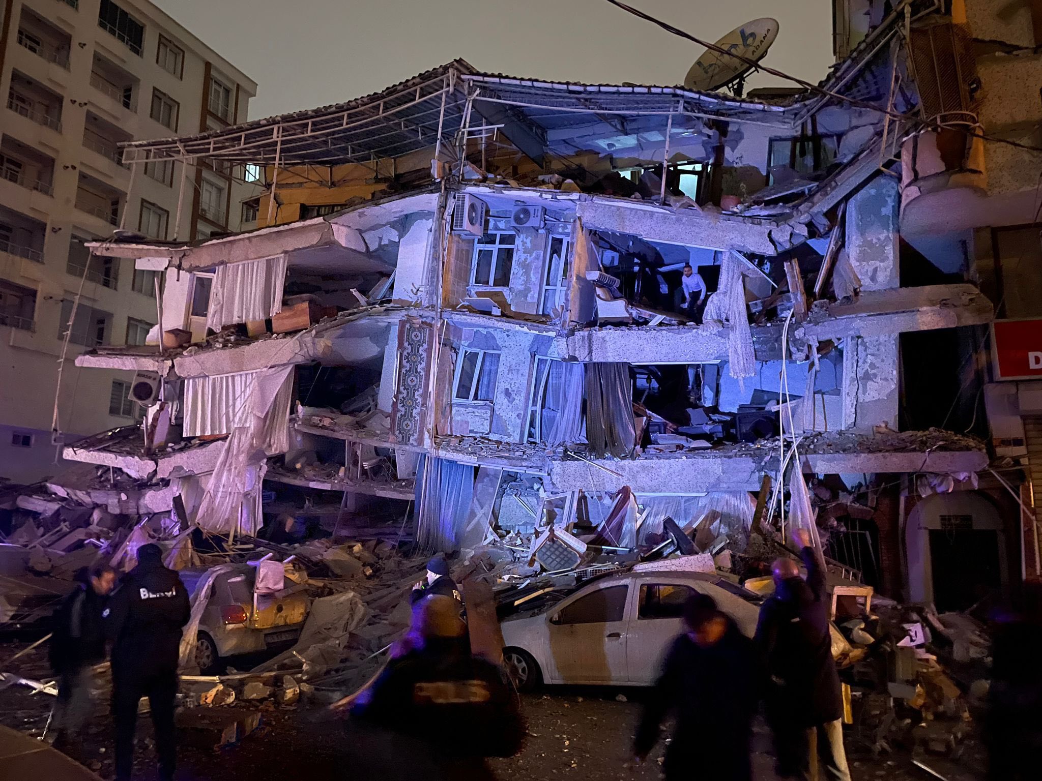 Terremoto in Turchia e Siria, tre scosse in poche ore. Oltre 1500 le vittime accertate