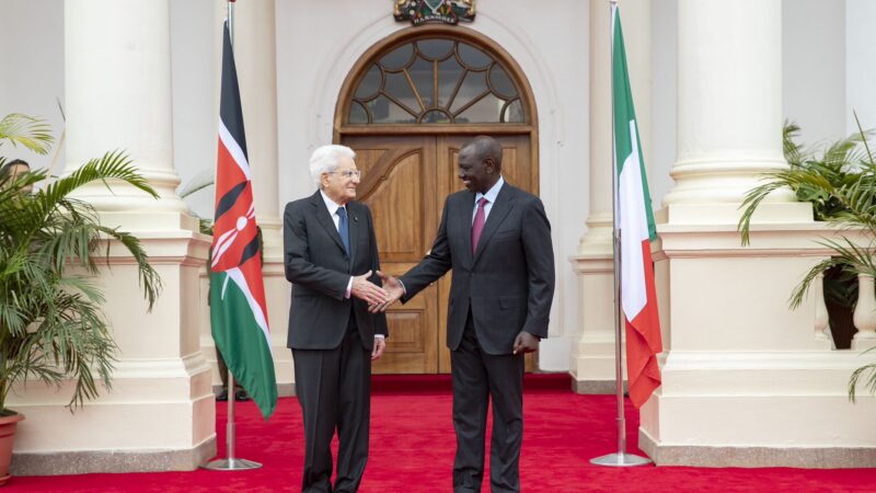 Mattarella in Kenya: “L’Italia considera il Kenya un esempio virtuoso di democrazia”