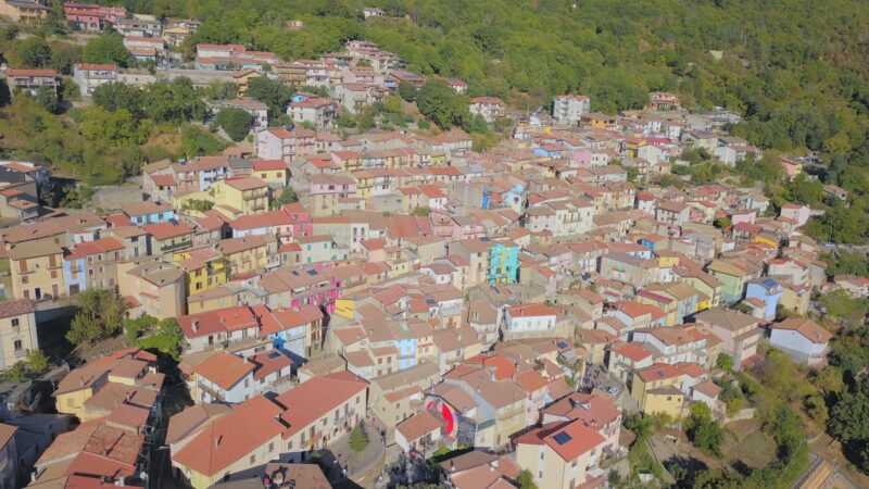 Nuorese, il post sessista di un sindaco scatena le proteste. Le scuse del primo cittadino