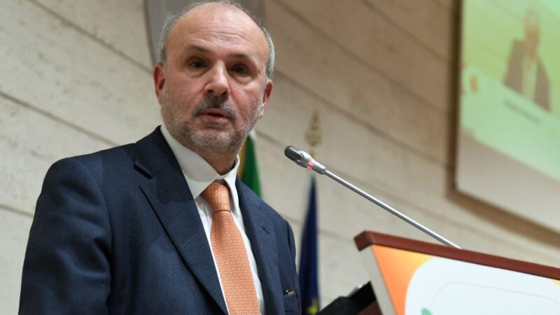 Ministro Schillaci sul Covid: “In autunno vaccini a fragili e anziani”