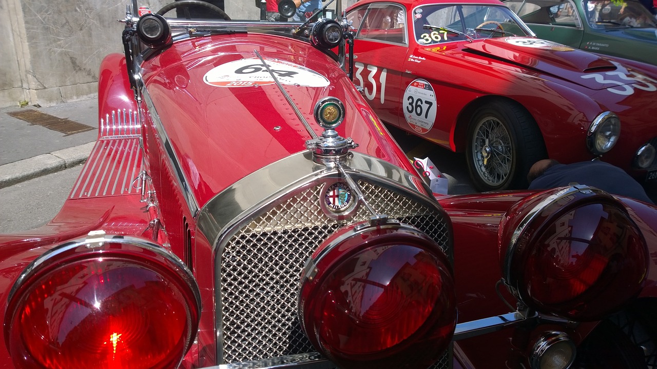 La Mille Miglia. Storie di uomini e macchine, il libro di Pino Casamassima 