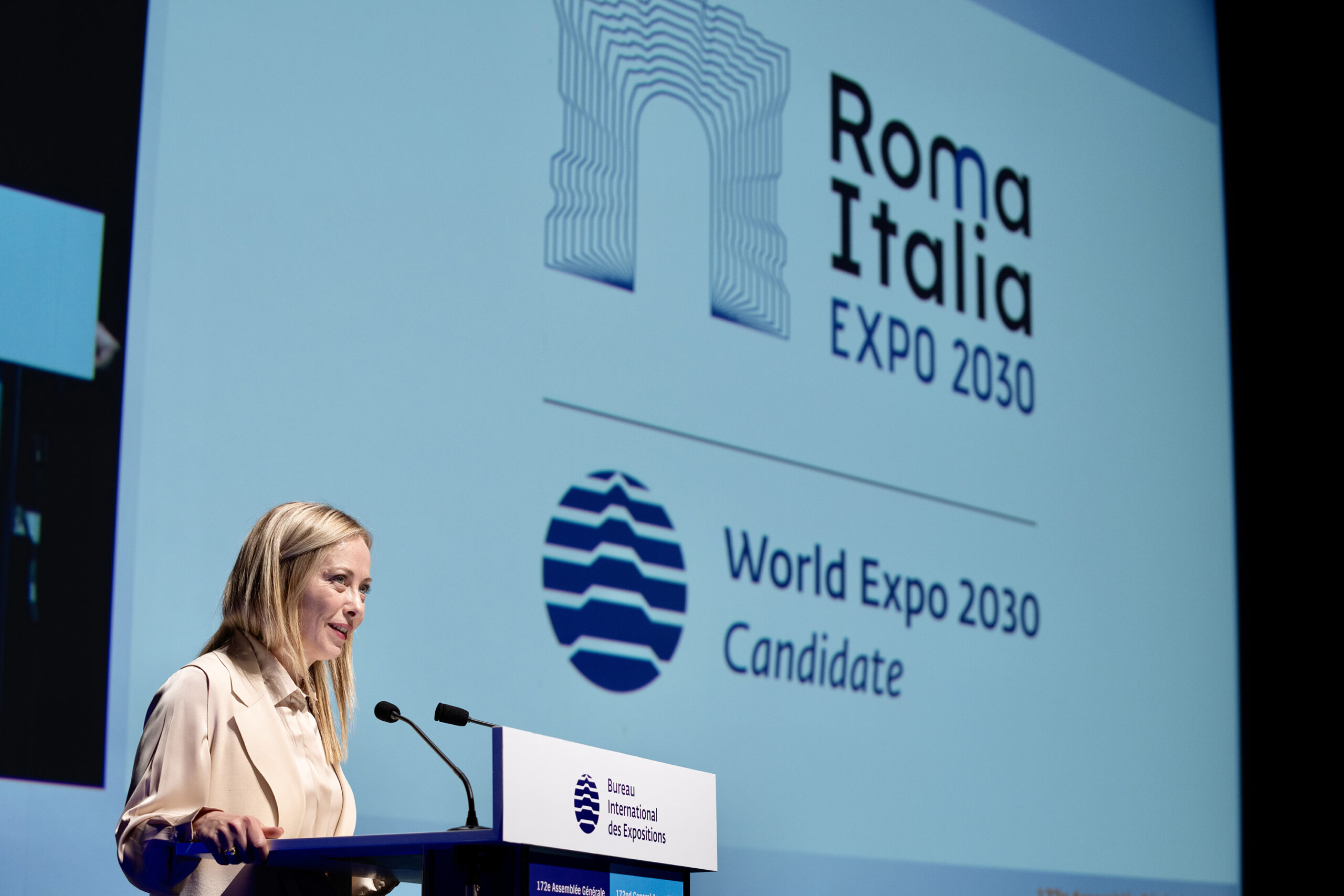 Meloni a Parigi presenta la candidatura di Roma per l’Expo 2030