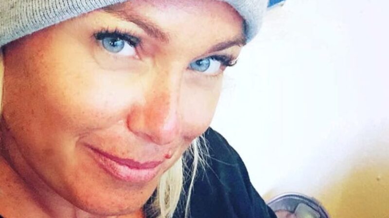 Sonia Bruganelli, bacia un altro uomo: la replica ironica allo scatto