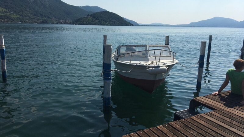 Lago d’Iseo, turista cade dalla barca. Indagata l’amica