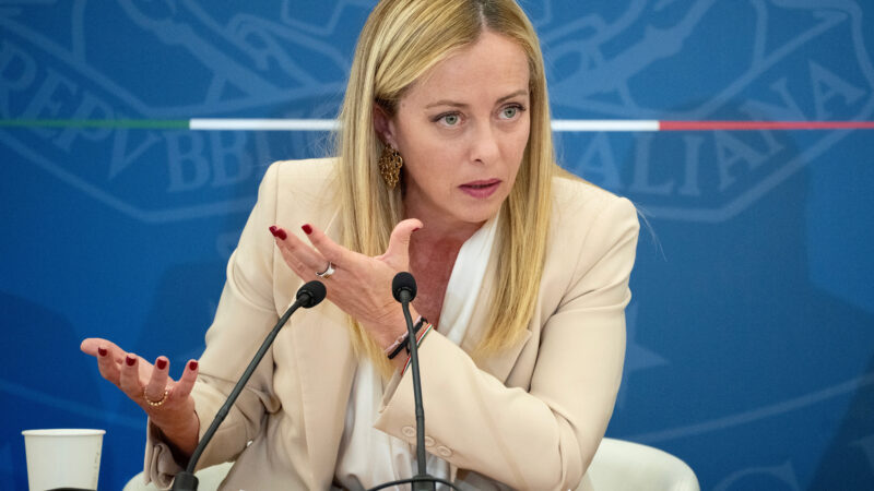 Meloni sulle dichiarazioni di Giambruno: «Non ritengo di dover essere io a dirgli quel che deve dire…»