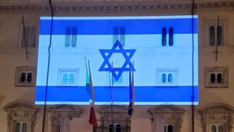 Israele sotto le bombe di Hamas, che ammette il sostegno dell’Iran