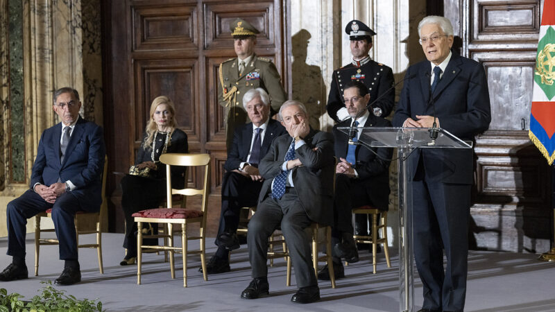 Sergio Mattarella: “la pace innanzitutto. Ma anche la democrazia”