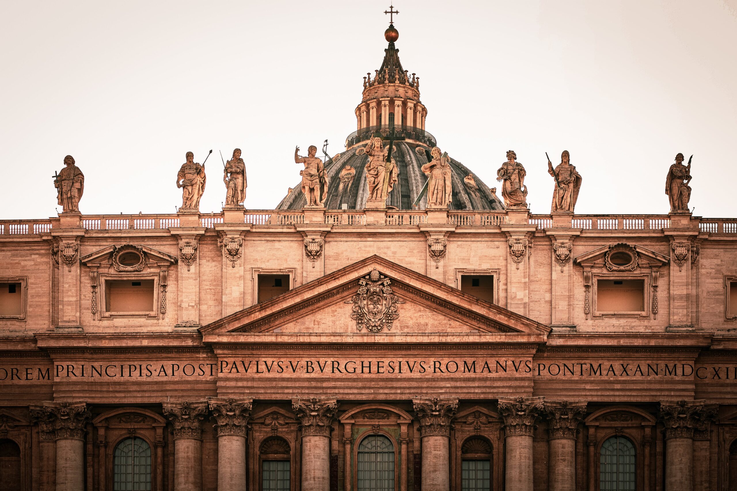 Condannato il cardinale Giovanni Angelo Becciu