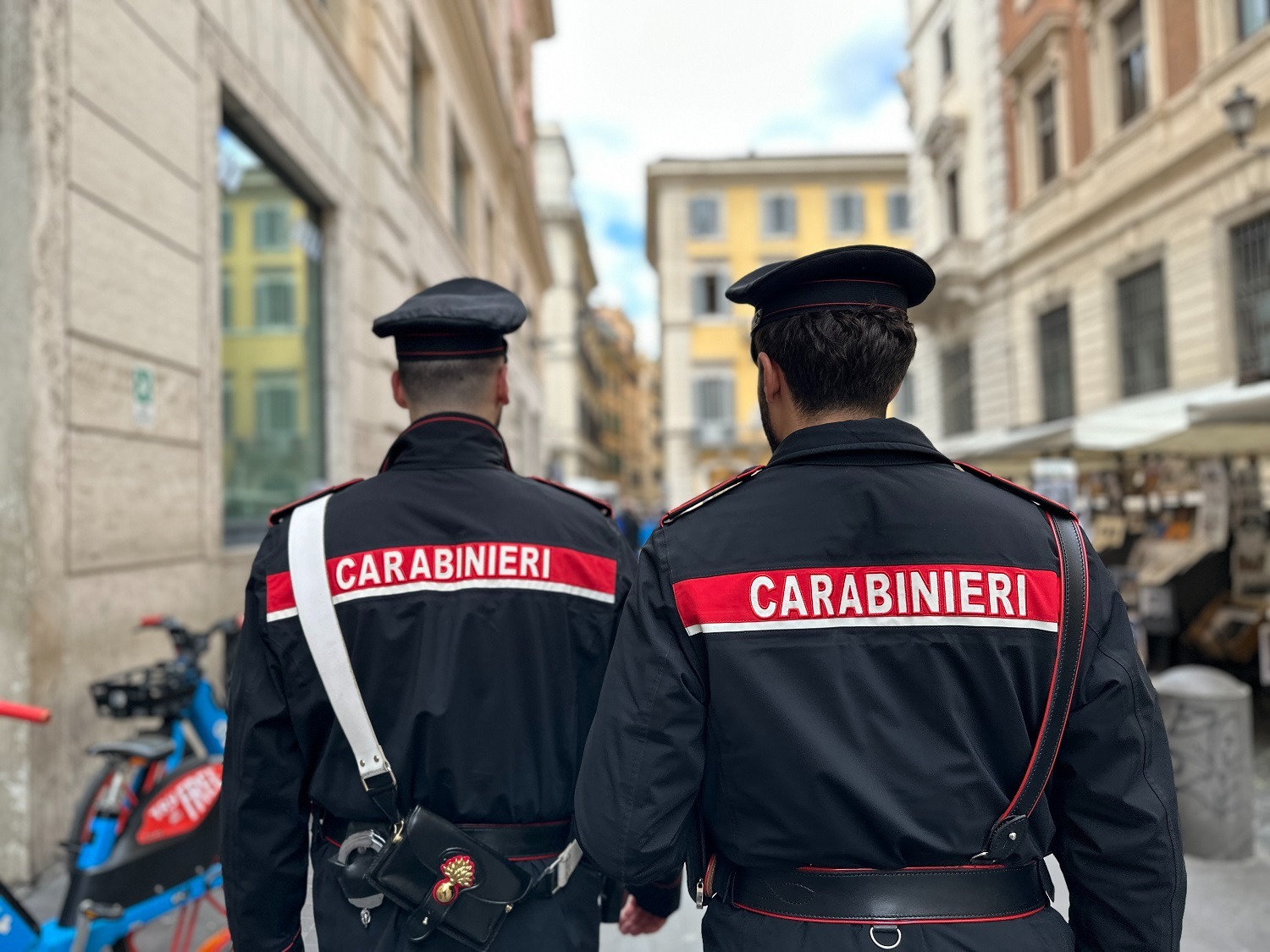 Asti, 18enne accoltella il padre:  “Ci maltrattava da tempo, era violento”