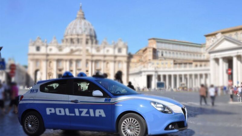 Roma, scopre la figlia a letto con lo zio e lo lancia dalla finestra