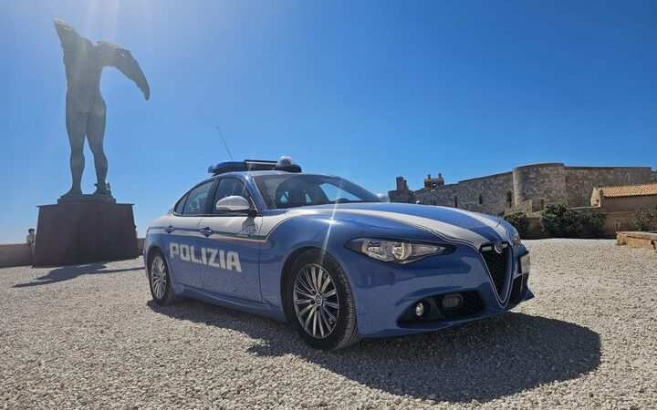 Torre Annunziata, agguato in spiaggia con fucili a pompa